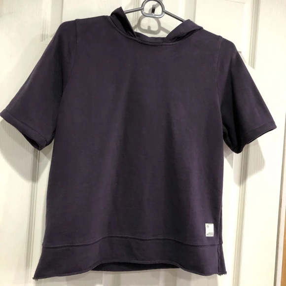 NWOT Purple Short Sleeve Hoodie Size Small Maaji Activewear - Picture 1 of 5